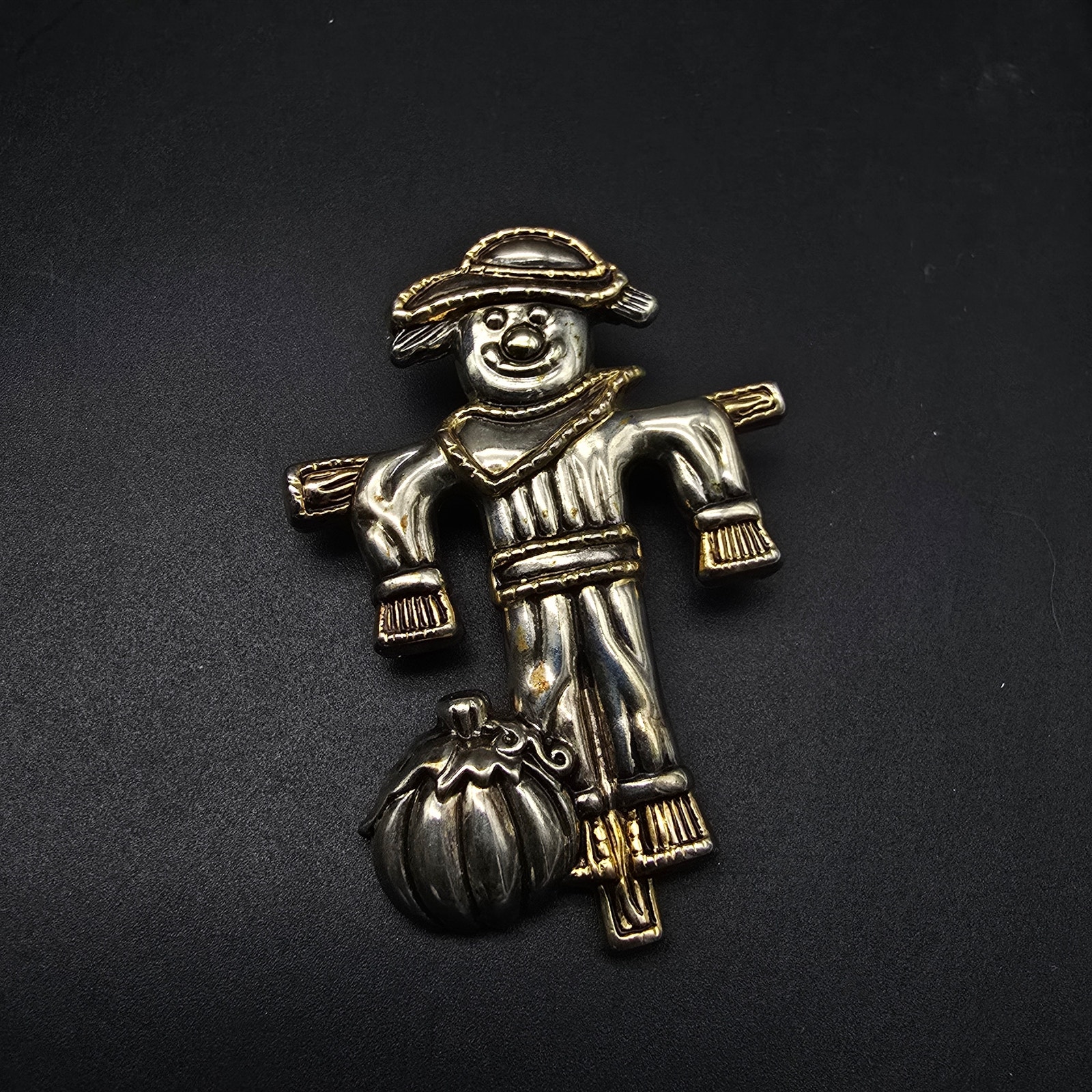 Best Brand Scarecrow Brooch Silver Tone Fall Autumn Thanksgiving Jewelry 15$
